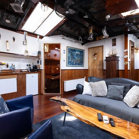 Anna Houseboat Hotel Амстердам Екстериор снимка