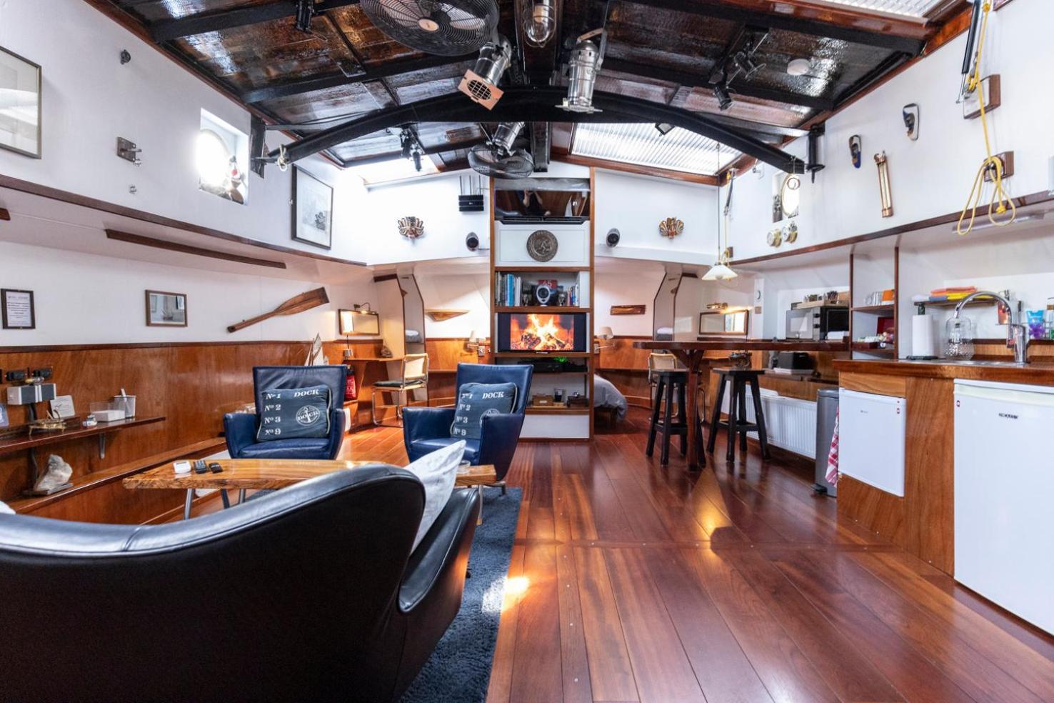 Anna Houseboat Hotel Амстердам Екстериор снимка