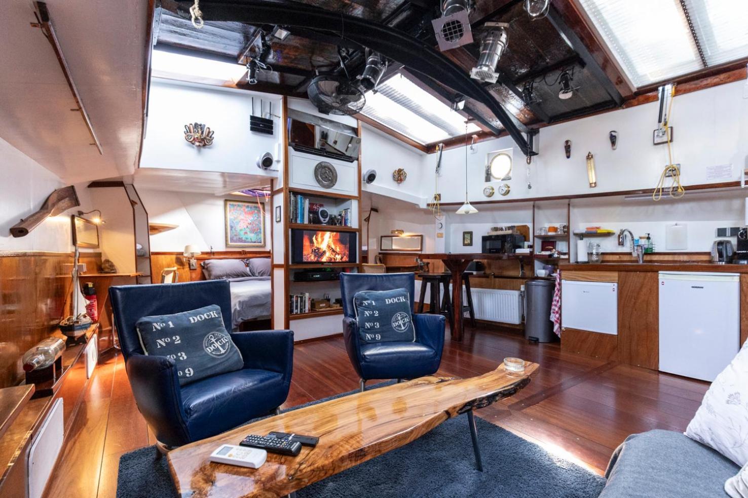 Anna Houseboat Hotel Амстердам Екстериор снимка