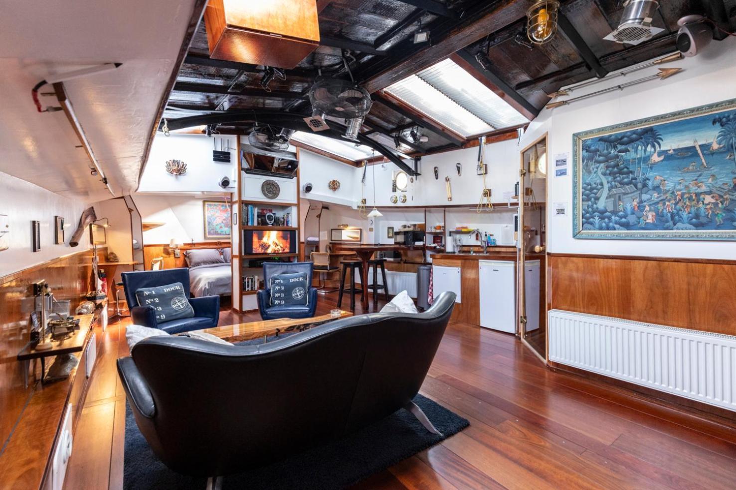 Anna Houseboat Hotel Амстердам Екстериор снимка