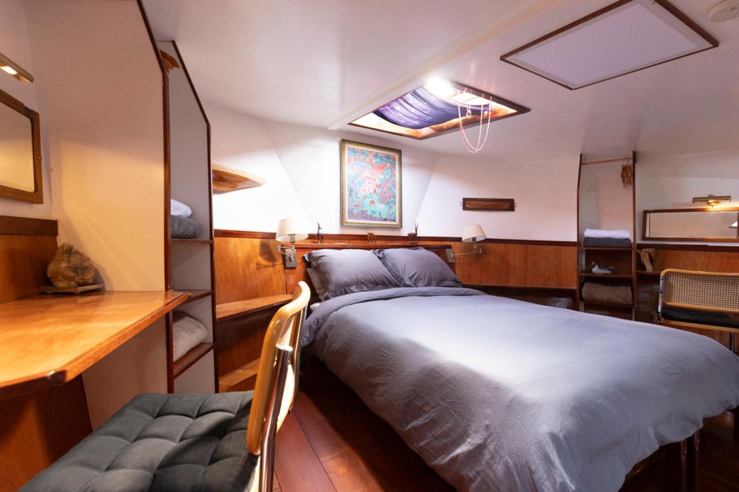 Anna Houseboat Hotel Амстердам Екстериор снимка